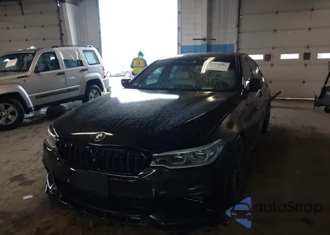 2018 BMW M550I xDrive из США, поврежденный, VIN WBAJB9C56JG464183